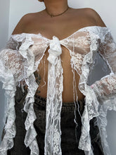 Load image into Gallery viewer, OFF THE SHOULDER WHITE LACE TIE TOP
